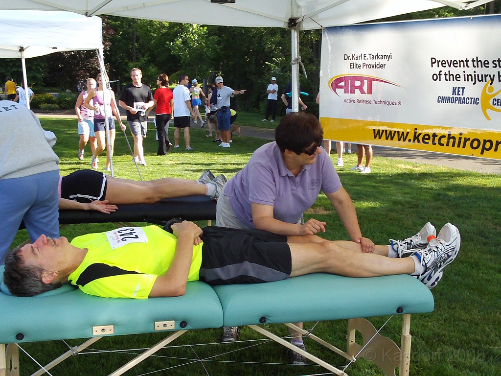 Solstice 10K 09 345.jpg - The old elbow in the groin trick.